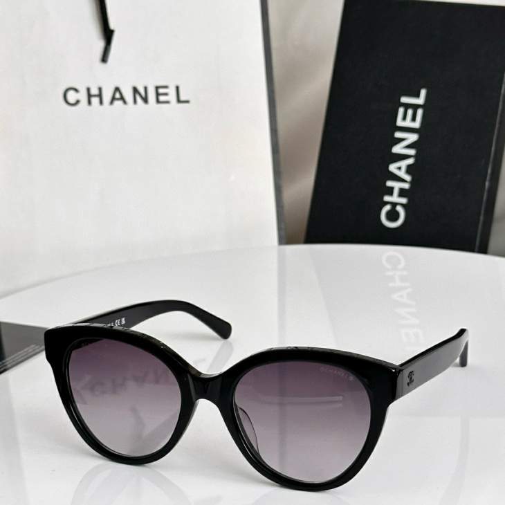 Picture of Chanel Sunglasses _SKUfw79480350fw